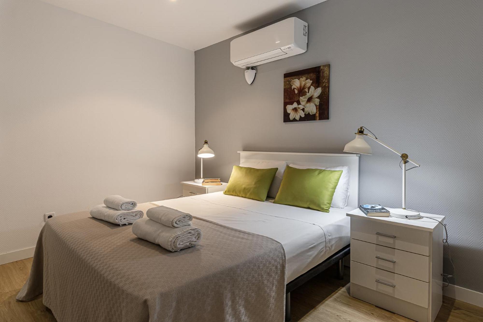 Waou Apartamentos En Sol Confort 2 Madryt Zewnętrze zdjęcie